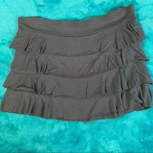 Short flows skirt